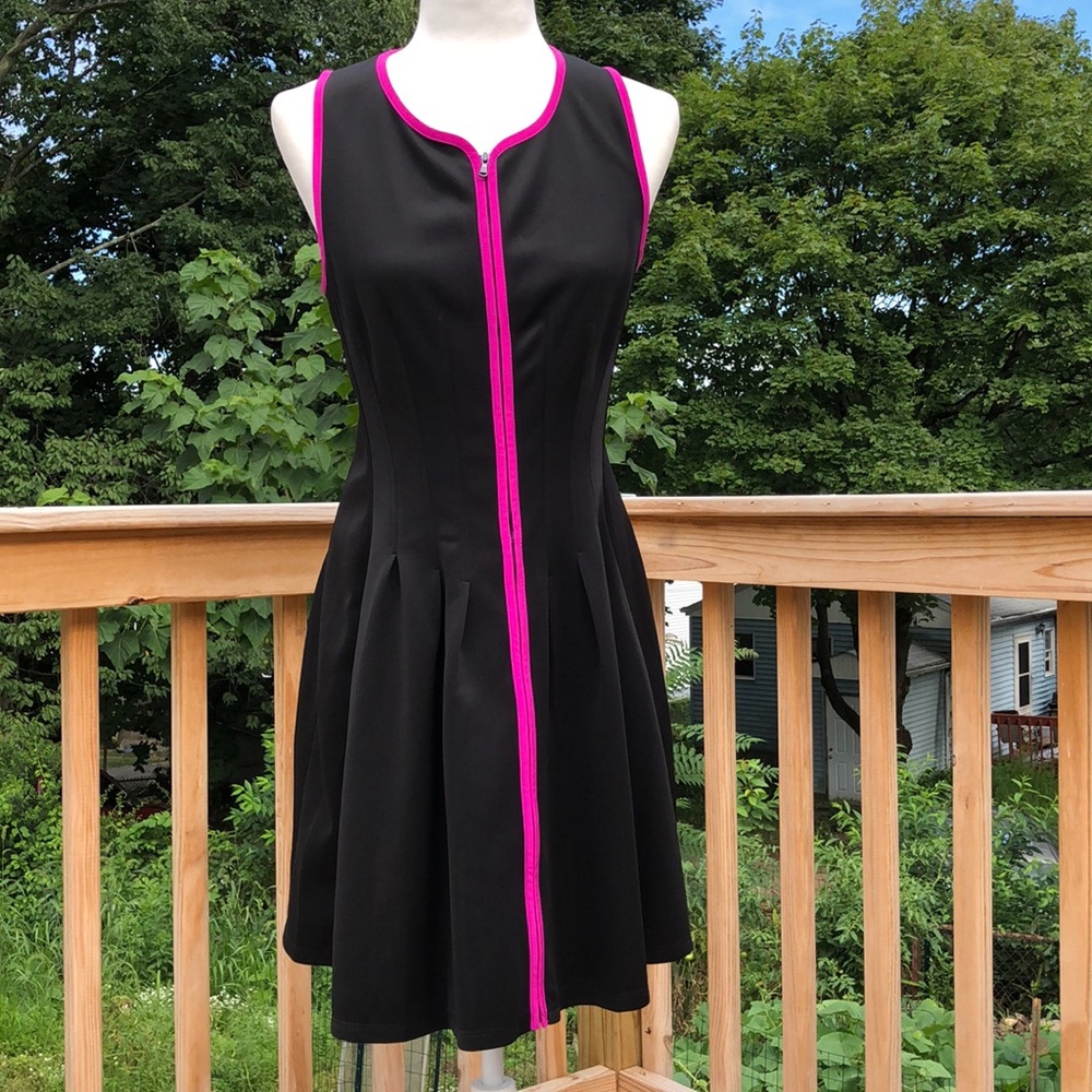 Betsy Johnson fuscia/black zipper dress